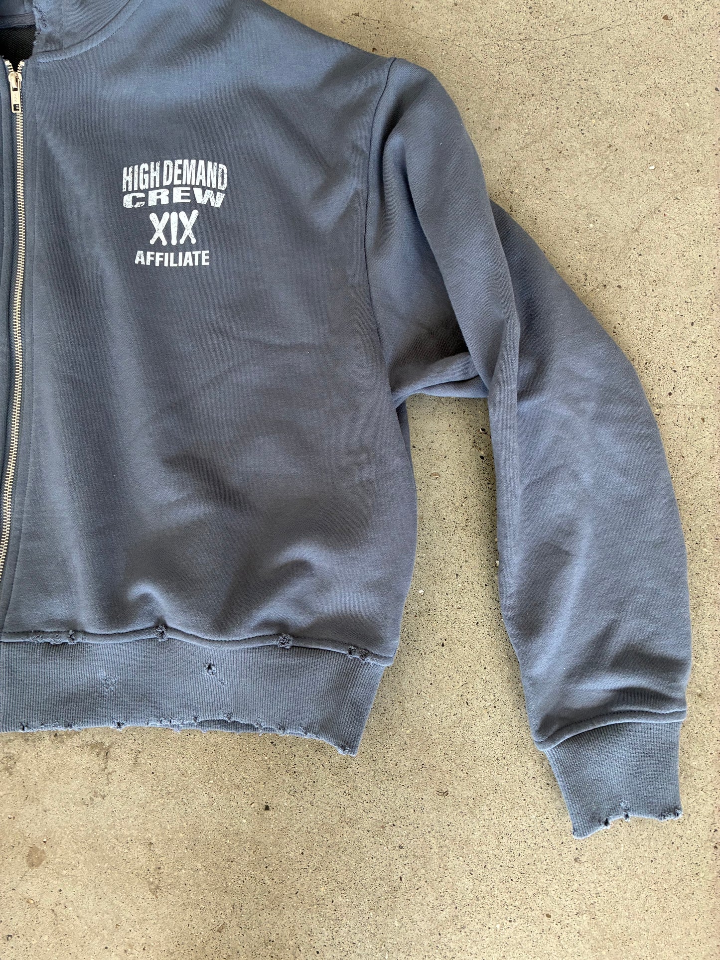 XIX HDC CROPPED & DISTRESSED HOODIE SZ M