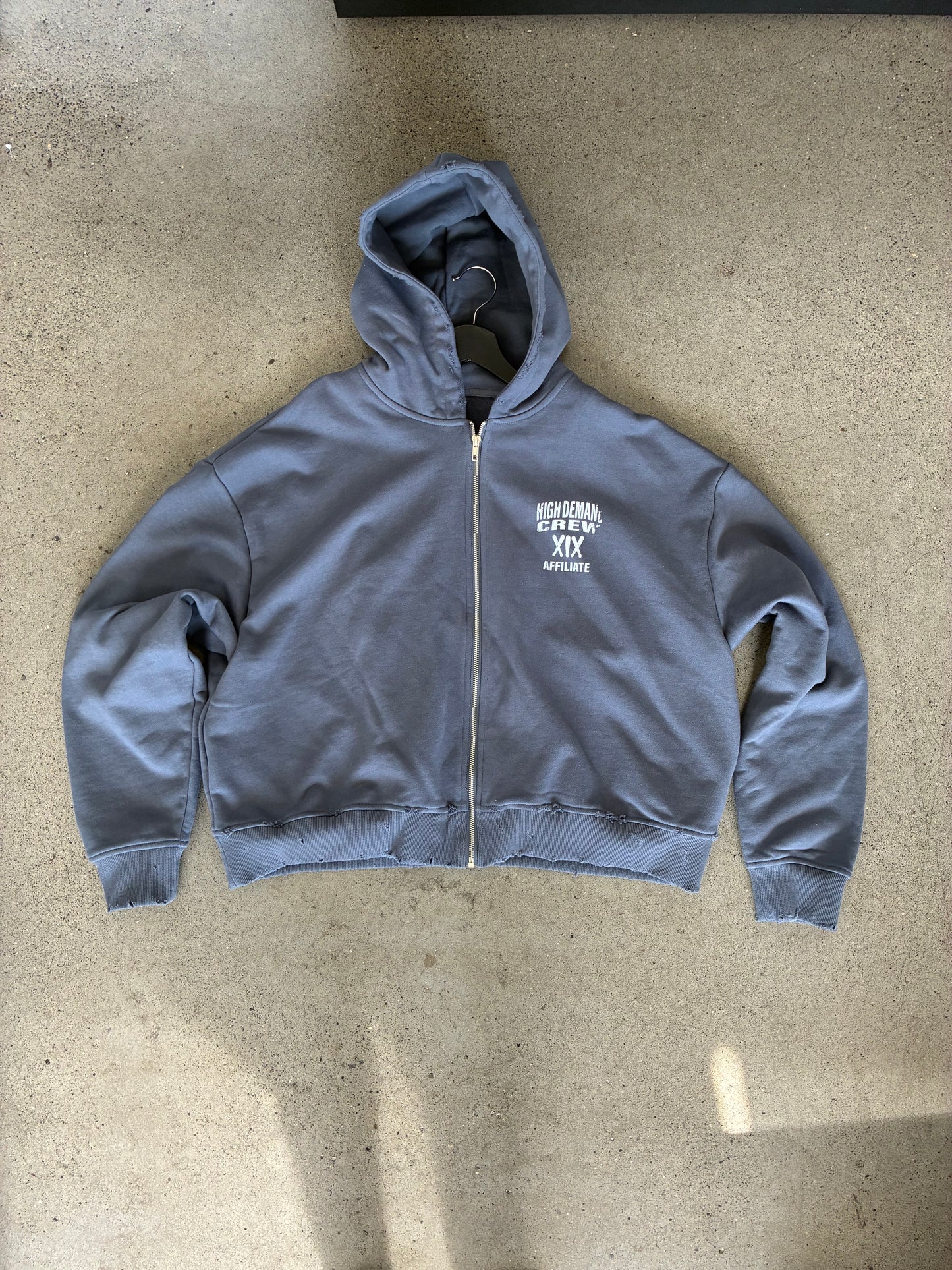 XIX HDC CROPPED & DISTRESSED HOODIE SZ L