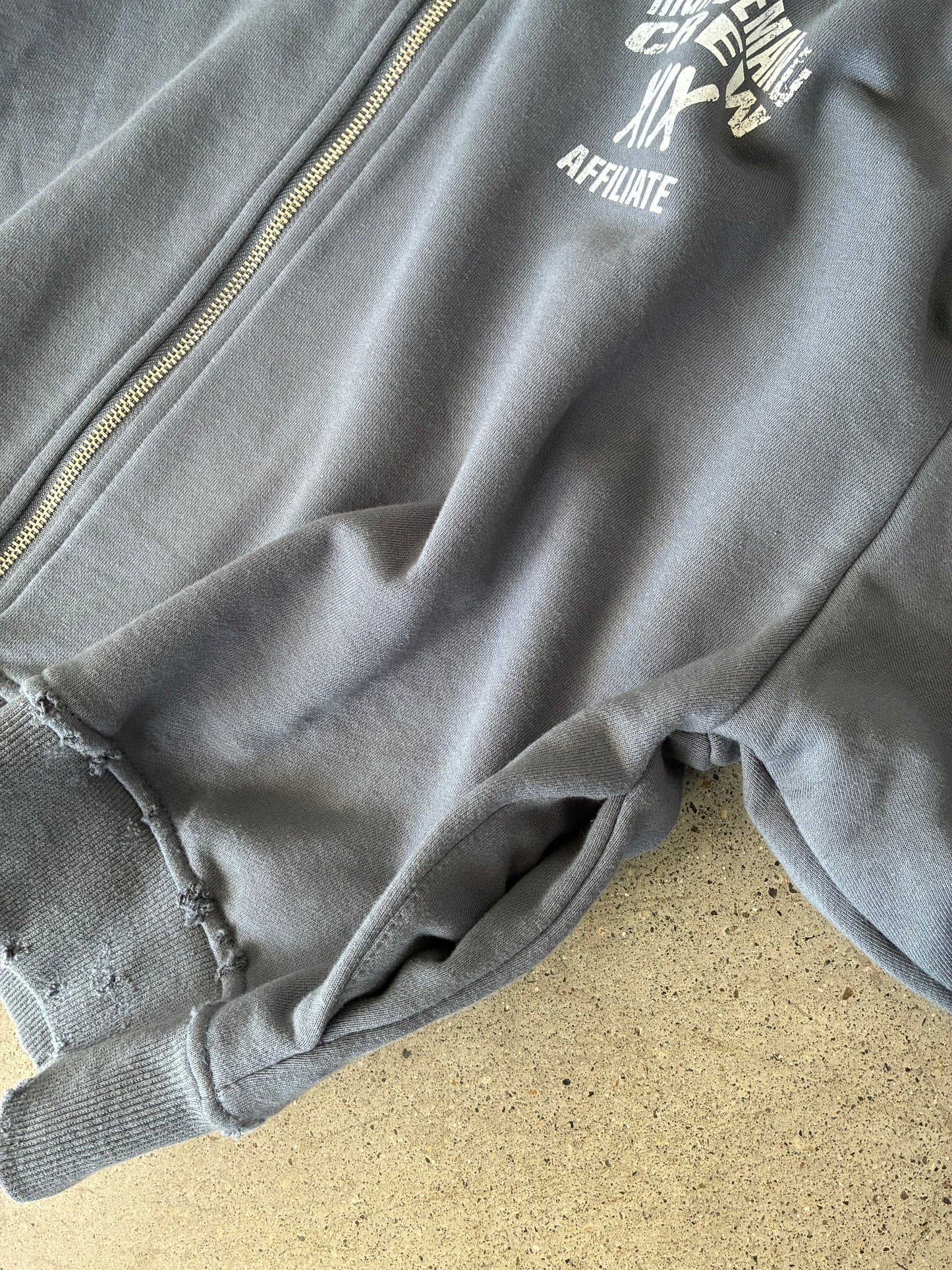 XIX HDC CROPPED & DISTRESSED HOODIE SZ M