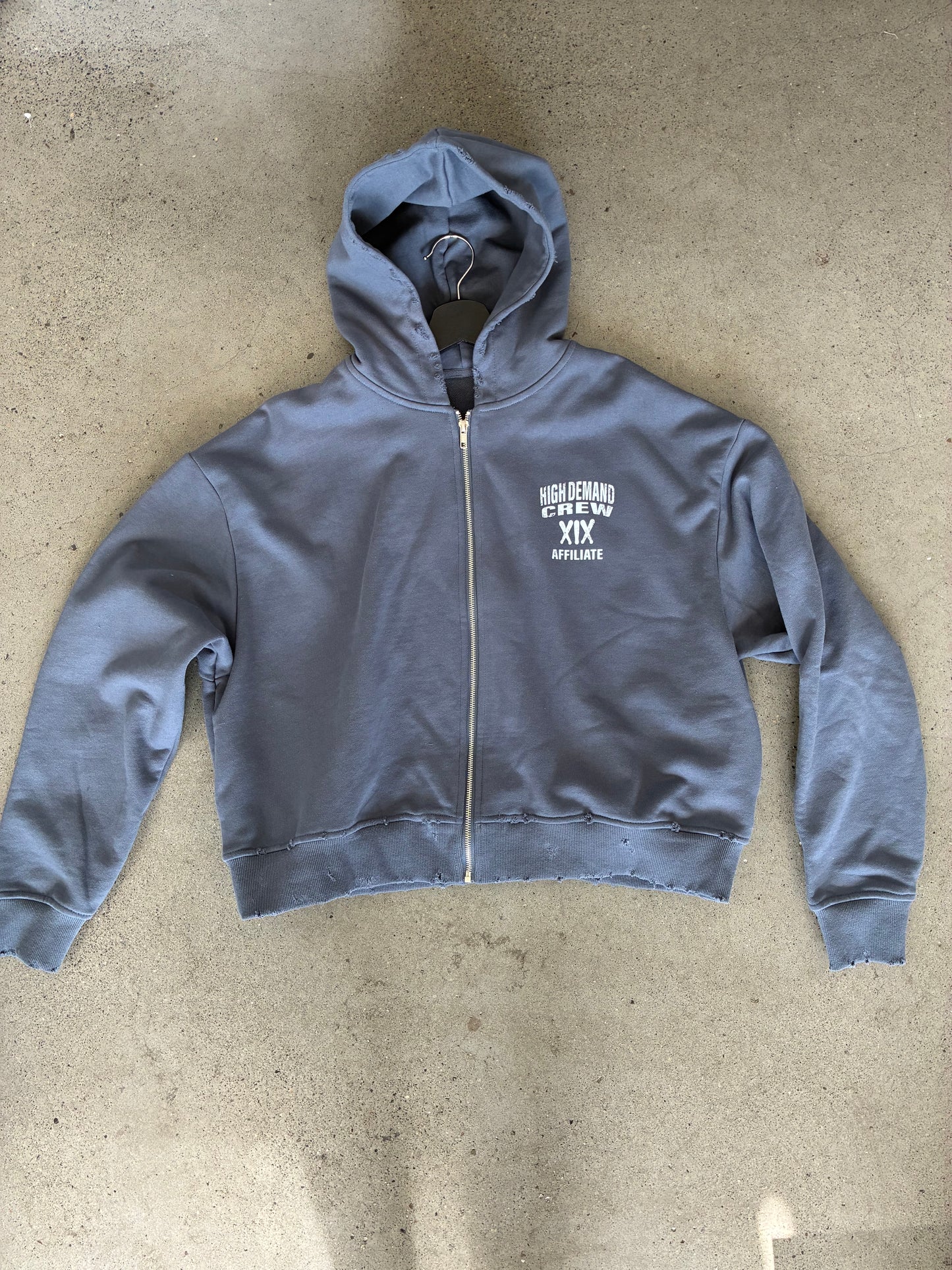 XIX HDC CROPPED & DISTRESSED HOODIE SZ M