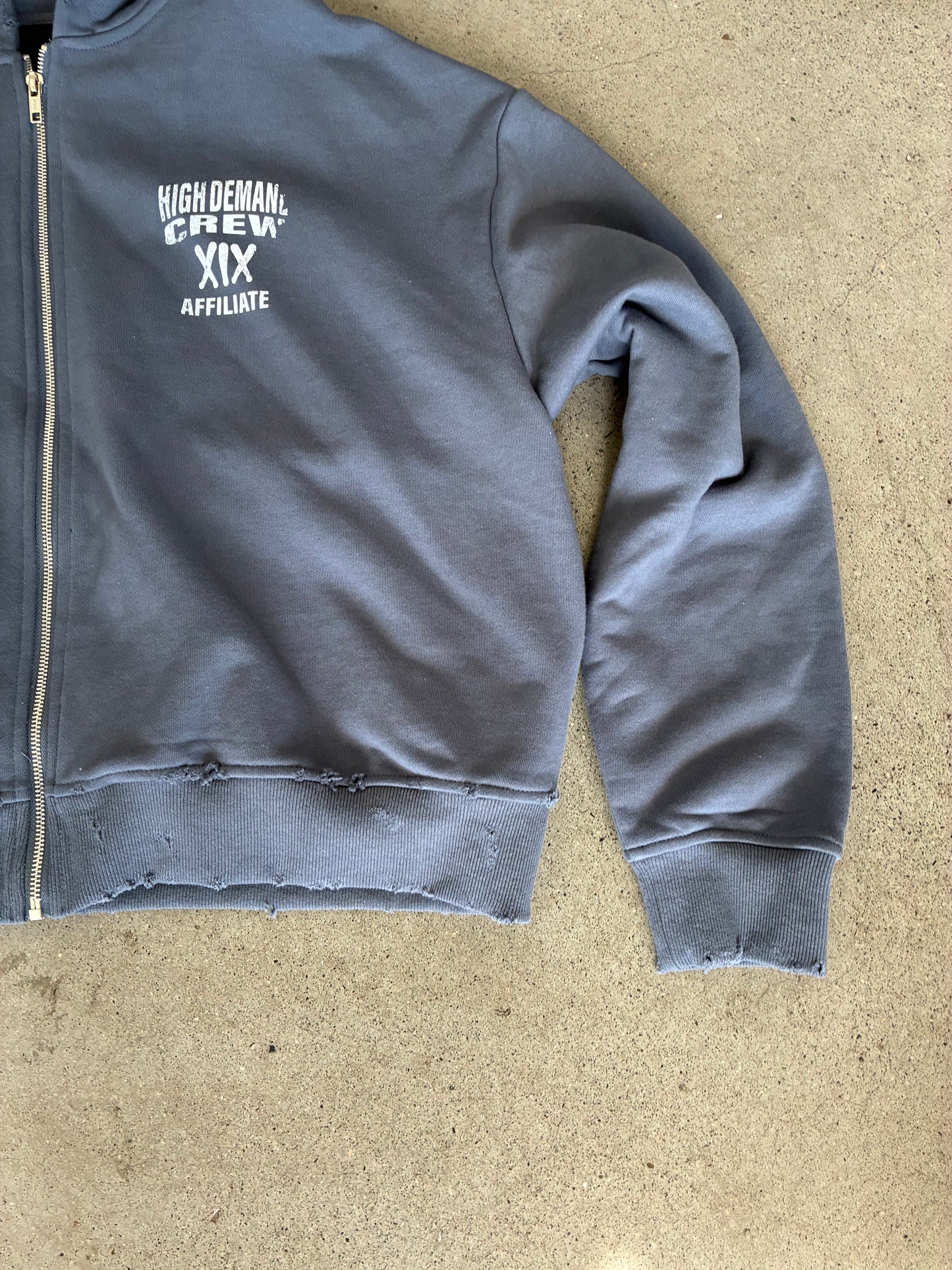 XIX HDC CROPPED & DISTRESSED HOODIE SZ L