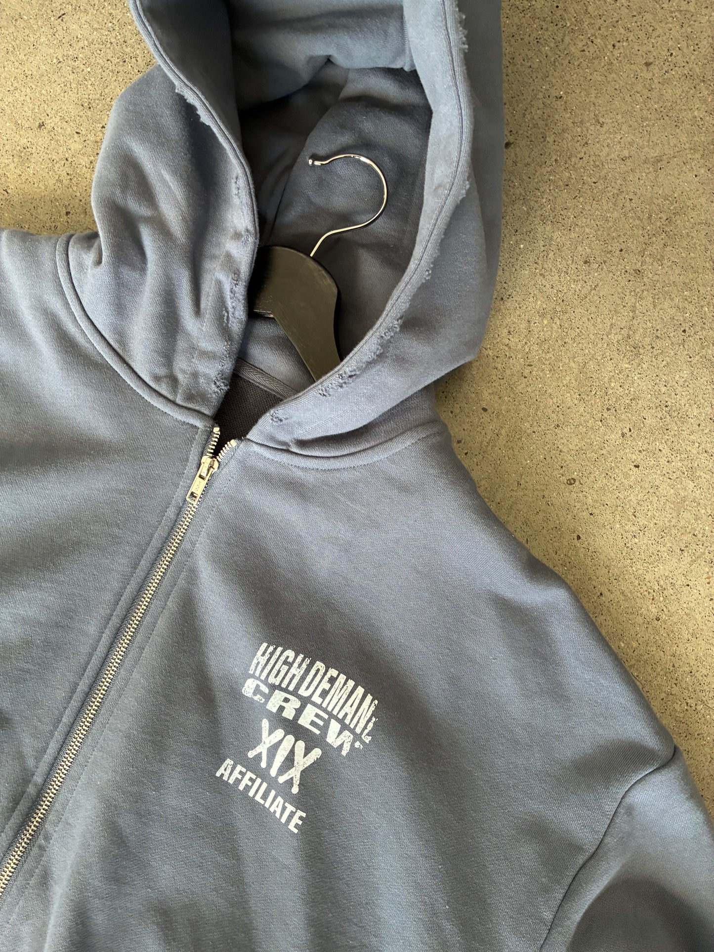 XIX HDC CROPPED & DISTRESSED HOODIE SZ L